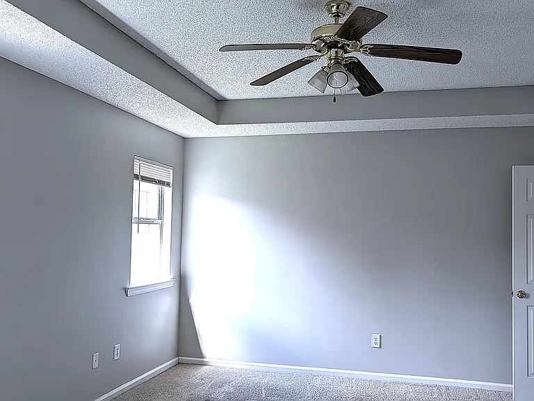 118 Georgetown Blvd — Photo 9