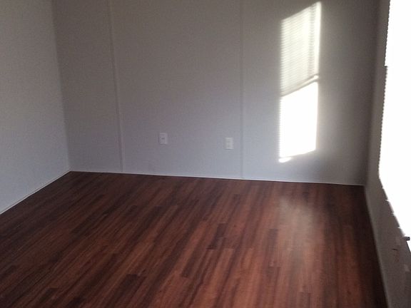 2nd image of 21 Tropicana Ave