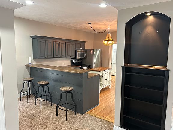 Open floor plan on main level.