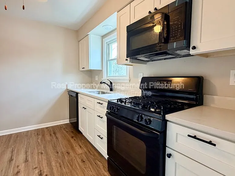 400 Patterson Rd — Photo 7