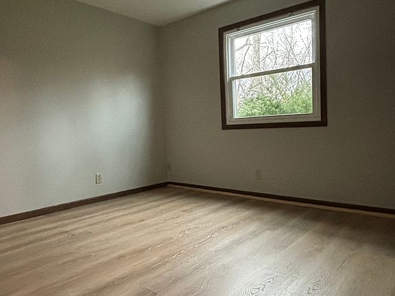 5th image of 3525 N Willow Ct APT 1