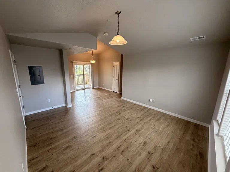 1109 N Midland Blvd #202 — Photo 2