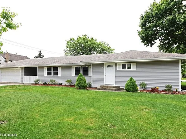 136 E Crestview Ave, Elmhurst, IL 60126