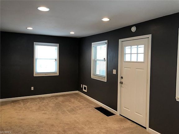 3rd image of 65 Berwyn Dr