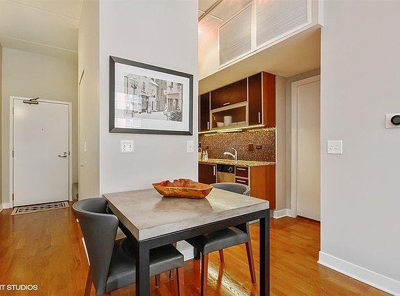 4th image of 650 W Wayman St Unit 501