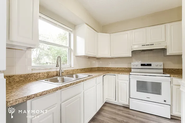 705 Maple Ave — Photo 5