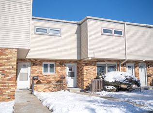 2204 E Lincoln St #13, Bloomington, IL 61701