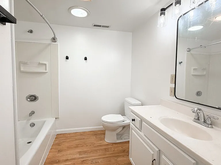 3510 NE Sunset Blvd #B — Photo 4