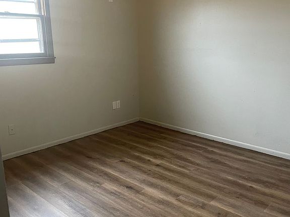 5th image of 209 S Oak Cliff Ave #3