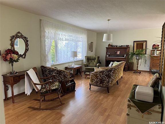 3rd image of 107 Downey STREET