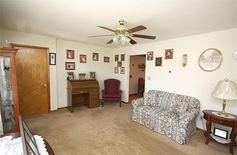 3rd image of 17 Fearn Ave
