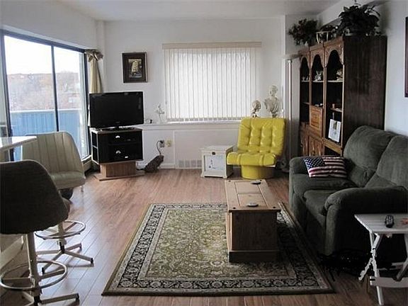4th image of 300 Lynn Shore Dr APT 704