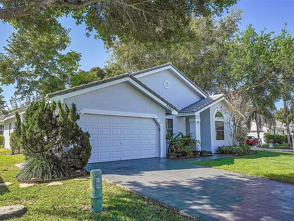 3rd image of 5480 Pine Court