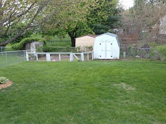 4th image of 5829 Ellendale Dr