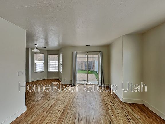 5th image of 238 N Bliss Ct