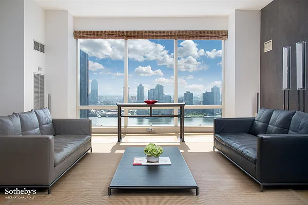 Rented by Sotheby's International Realty | media 1