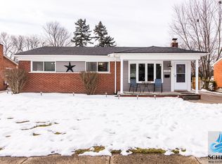 42301 Brentwood Dr, Plymouth, MI