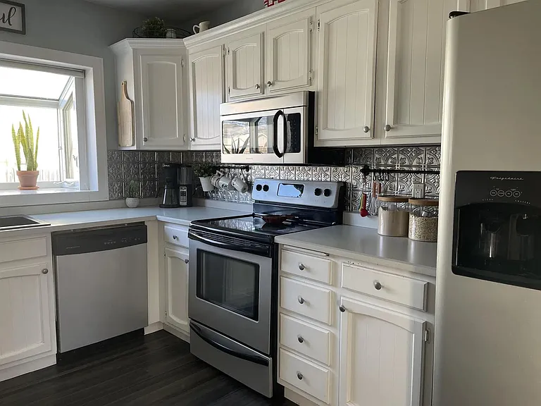 1531 Main St S — Photo 18