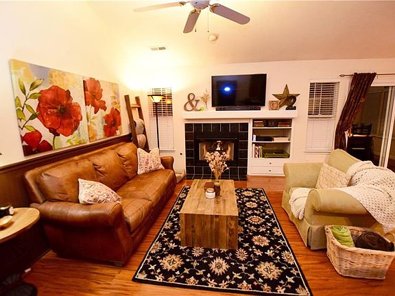 3rd image of 6165 Bristlecone Dr