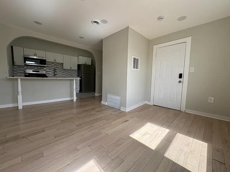 237 Davenport Ave #2B — Photo 8