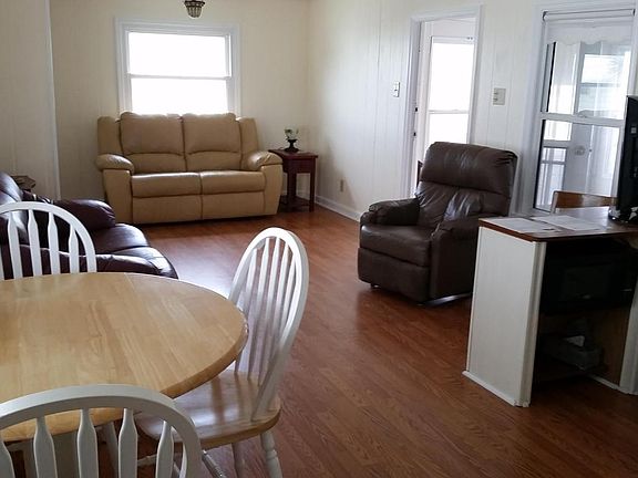 4th image of 407 Peace Ln