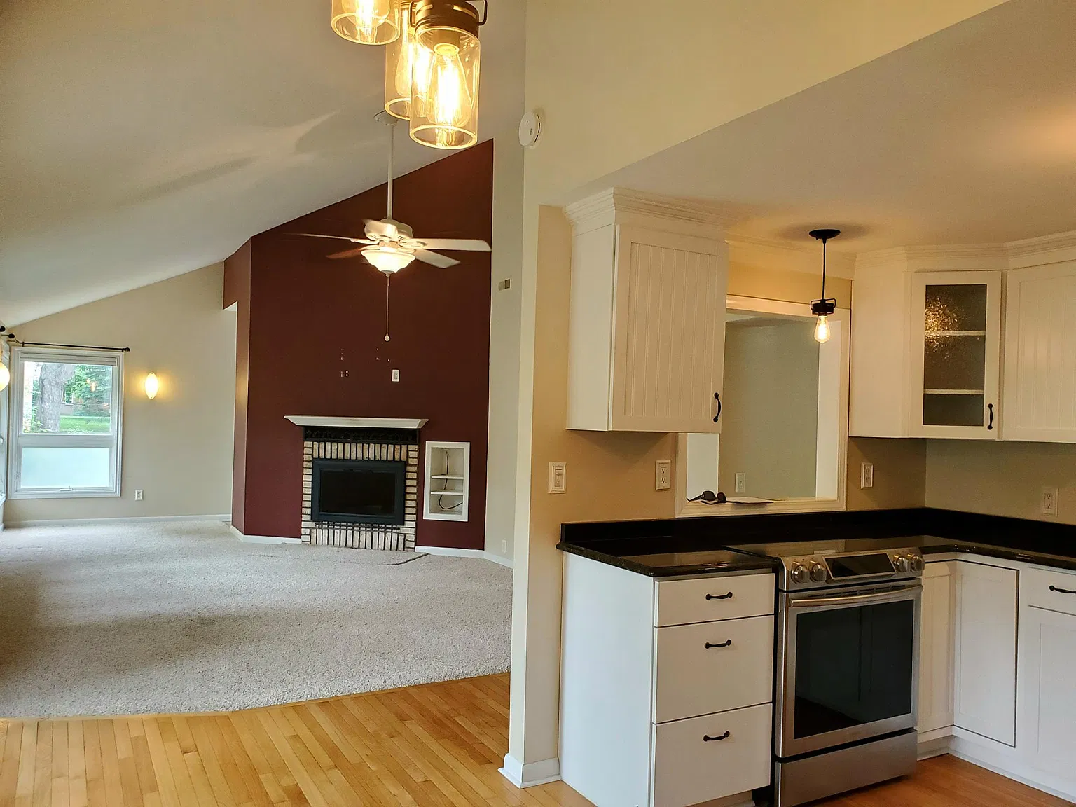 2 bed, 1416 sqft, $2,200 — Photo 4