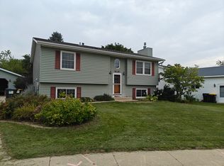 813 Diamond Ridge Ln NW, Rochester, MN 55901