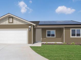 868 N Palm St, Woodlake, CA 93286