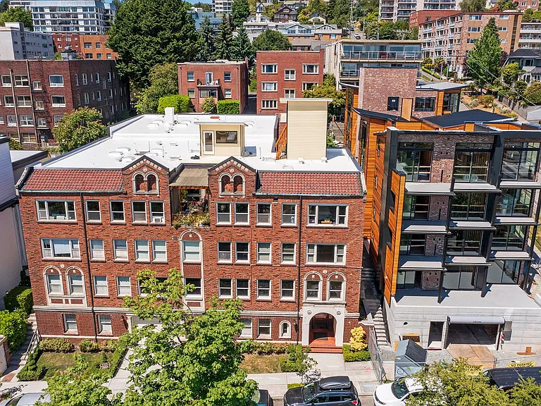 16 Valley St — Photo 42