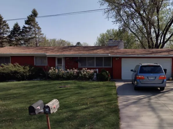 2702 Erin Ln NE, Rochester, MN 55906