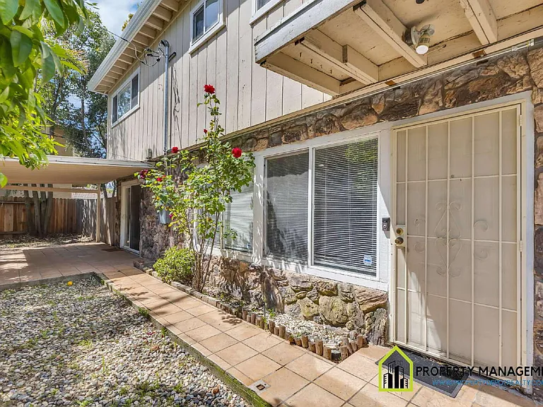 5334 Karbet Way — Photo 4