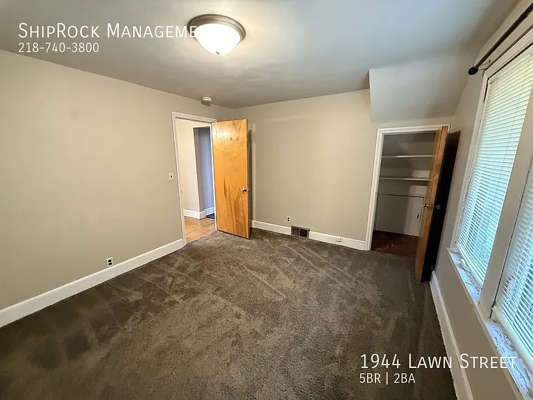 1944 Lawn St — Photo 17