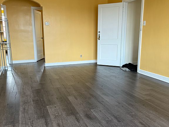 2nd image of 6715 Oakland St Floor 2