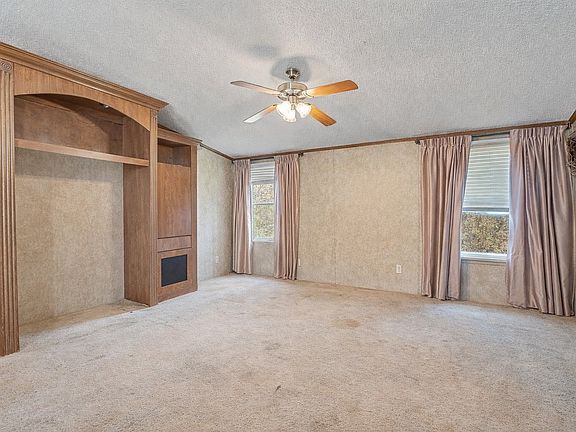 4th image of 318 Autumn Rd