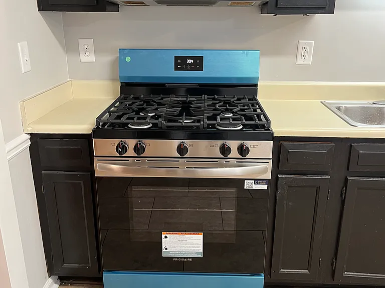 Gorgeoous new gas stove.
