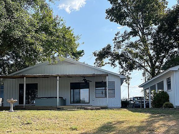 3rd image of 1618 E Taylor Lake Cir