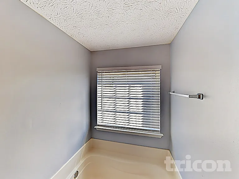 5413 Wicklander Dr — Photo 9