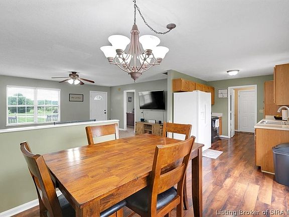 3rd image of 3330 Damon Drive NW