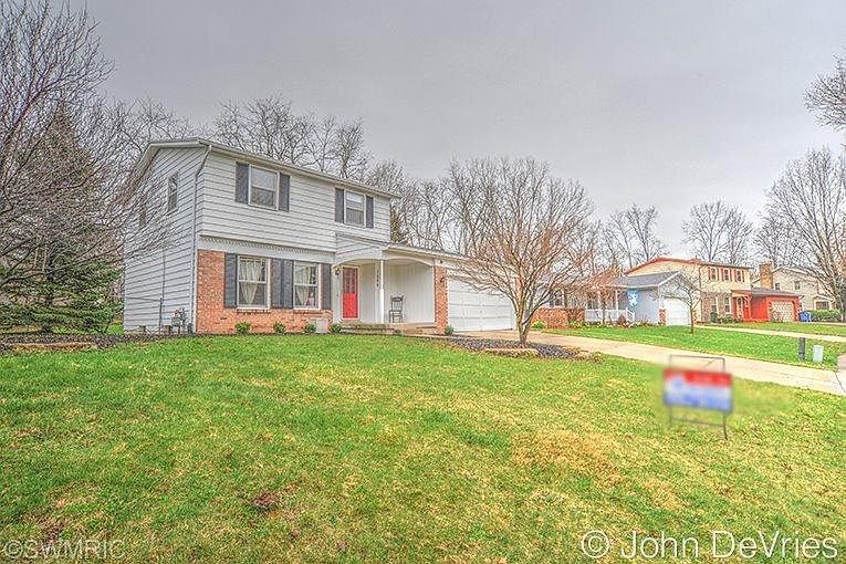 1st image of 1546 Morewood Dr SE