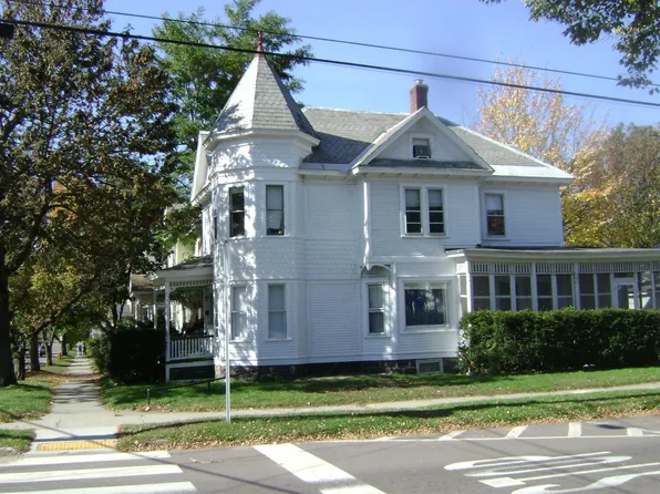 88 Loomis St, Burlington, VT 05401