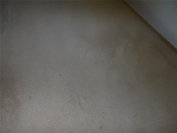 5th image of 214 E Tennyson Ave