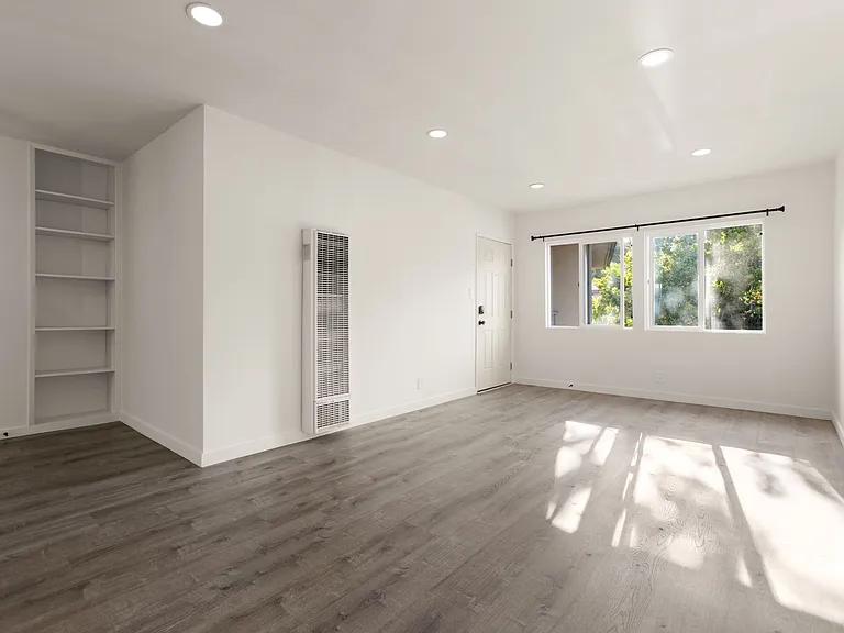 (Sr/Eu/Yo:B) 3280 Provon Lane — Photo 5