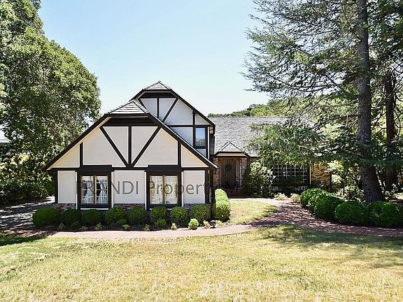 2nd image of 105 Wild Horse Valley Dr