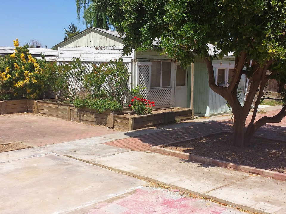1st image of 875 S Minaret Ave