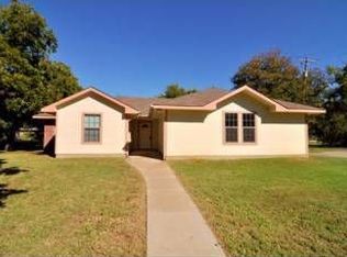 405 E Grove St, Granbury, TX 76048