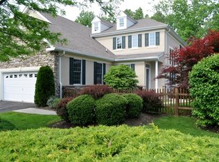 9 Young Ct, Chester, NJ 07930