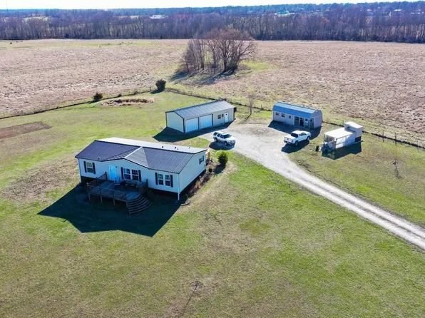 36653 2nd Rd, Salisbury, MO 65281