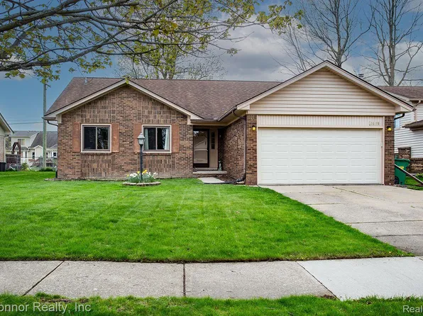 26178 Fairwood Dr, Chesterfield, MI 48051