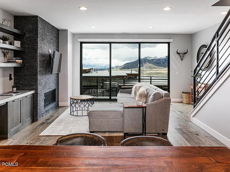 765 E Miner Way — Photo 9