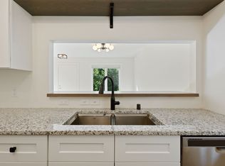 525 Broadway Ave N #1, Wayzata, MN 55391
